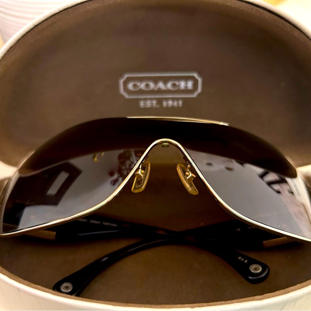 Authentic coach sunglasses mint condition with original case